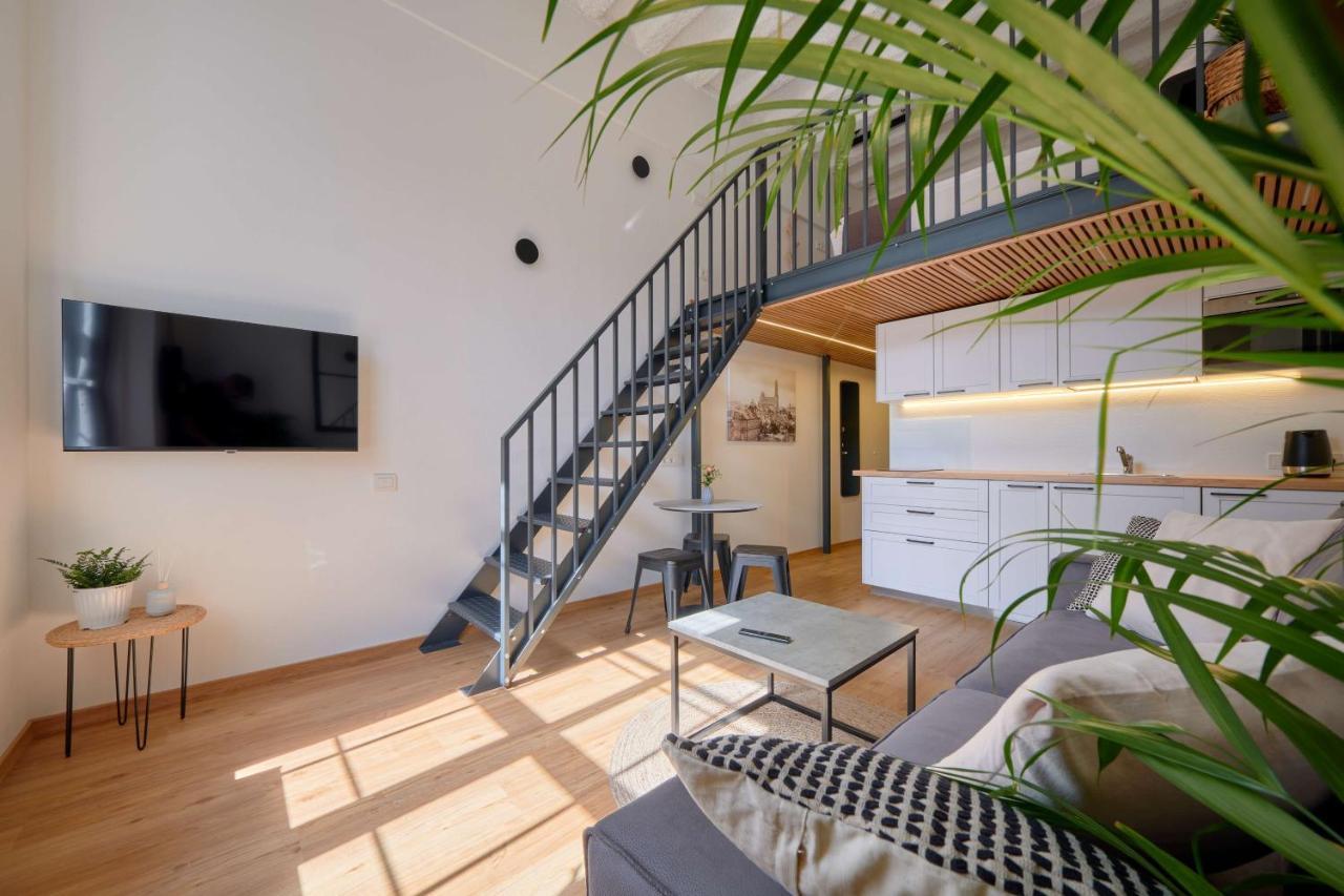 Queen Barbora Central Lofts Kaunas Bagian luar foto