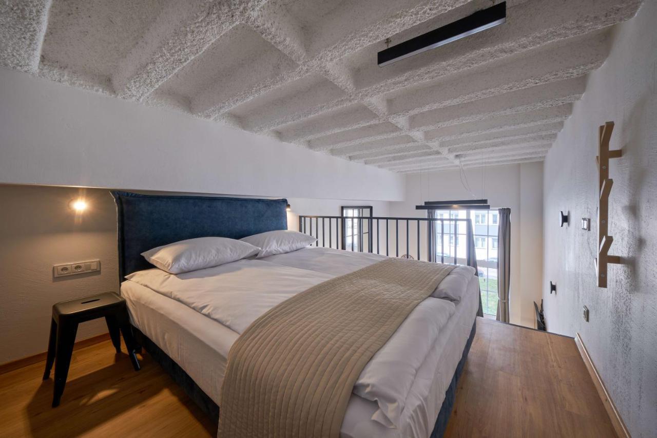 Queen Barbora Central Lofts Kaunas Bagian luar foto