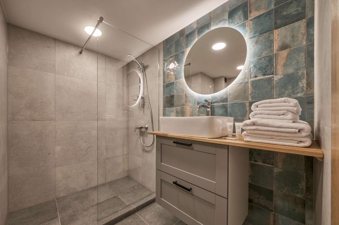 Queen Barbora Central Lofts Kaunas Bagian luar foto