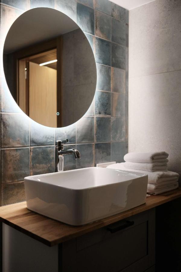 Queen Barbora Central Lofts Kaunas Bagian luar foto