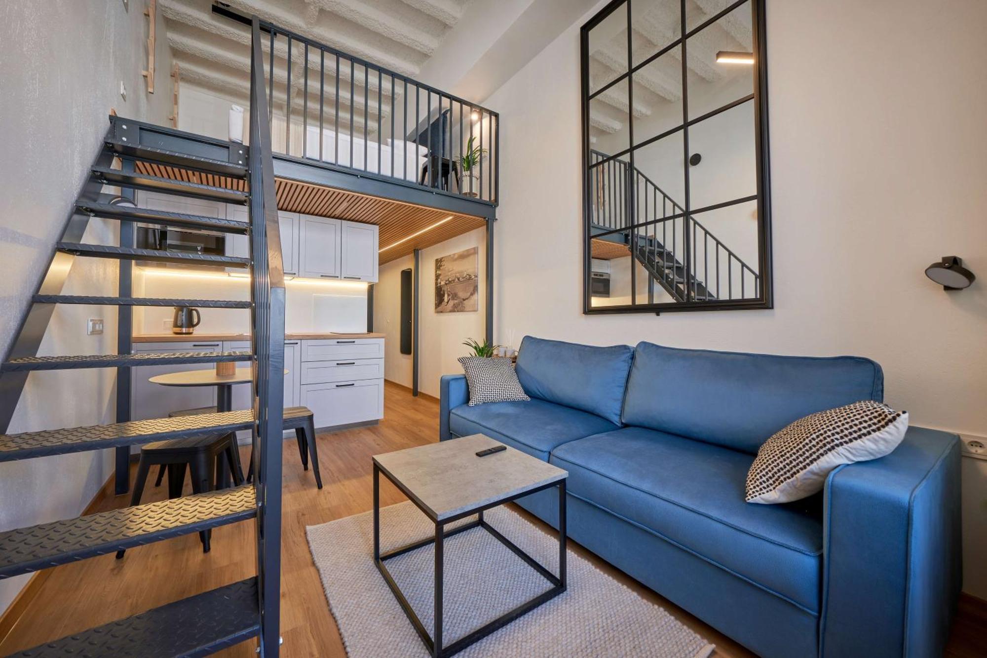 Queen Barbora Central Lofts Kaunas Bagian luar foto